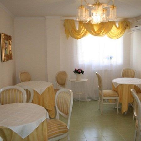 Hotel Nelisse Bucharest Restaurant photo